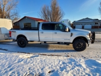 2019 F350 Lariat with Low Pro Rack and Bed Rails